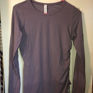 NWOT Lululemon Scrunch It shirt size 6